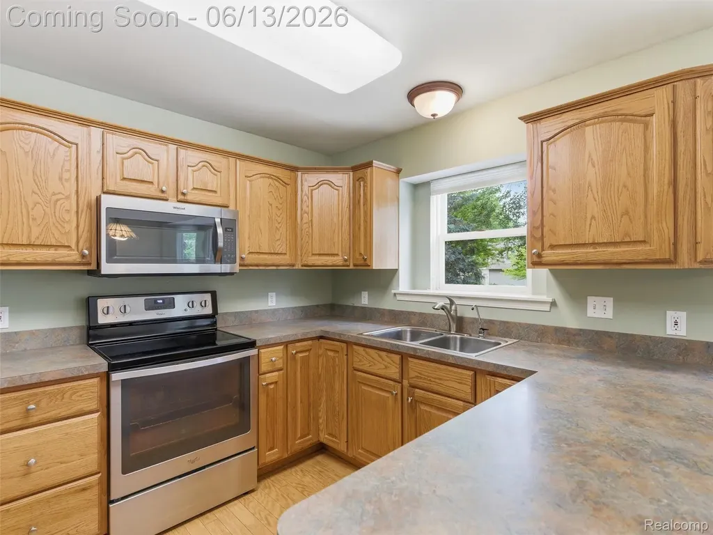12311 Water Greens Court Fenton Charter Township MI 48430