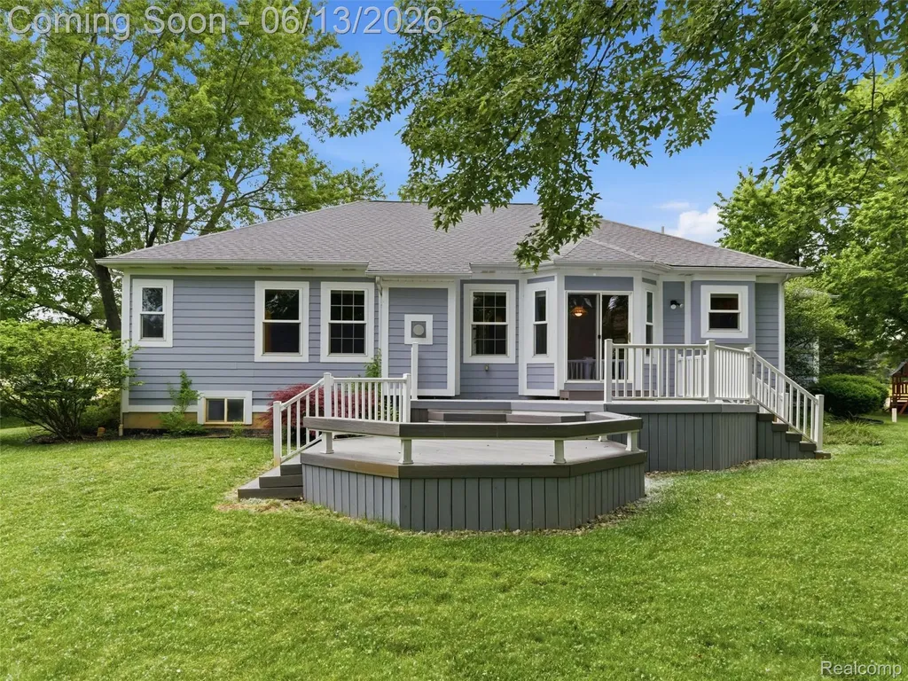 12311 Water Greens Court Fenton Charter Township MI 48430