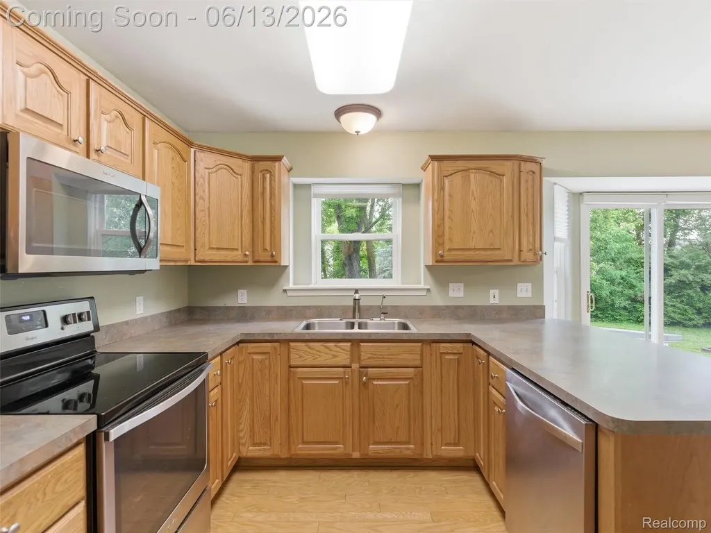 12311 Water Greens Court Fenton Charter Township MI 48430