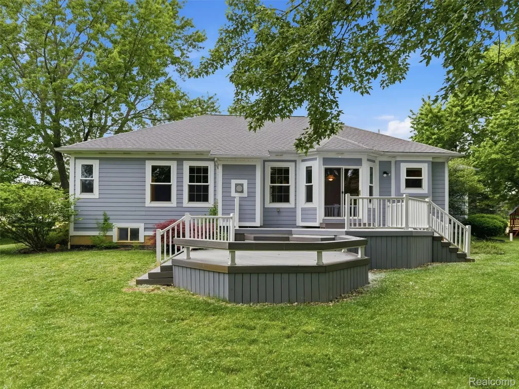 12311 Water Greens Court Fenton Charter Township MI 48430