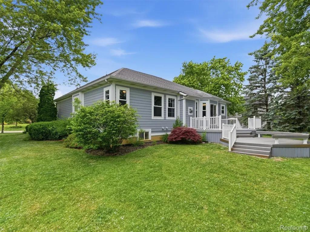 12311 Water Greens Court Fenton Charter Township MI 48430