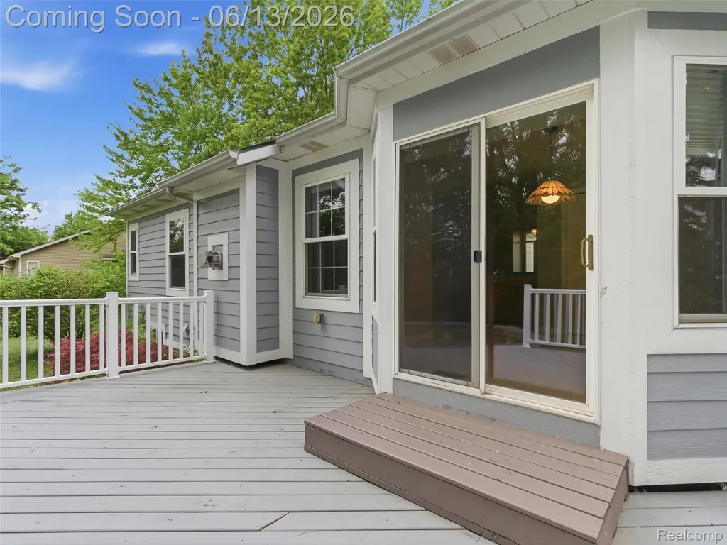 12311 Water Greens Court Fenton Charter Township MI 48430