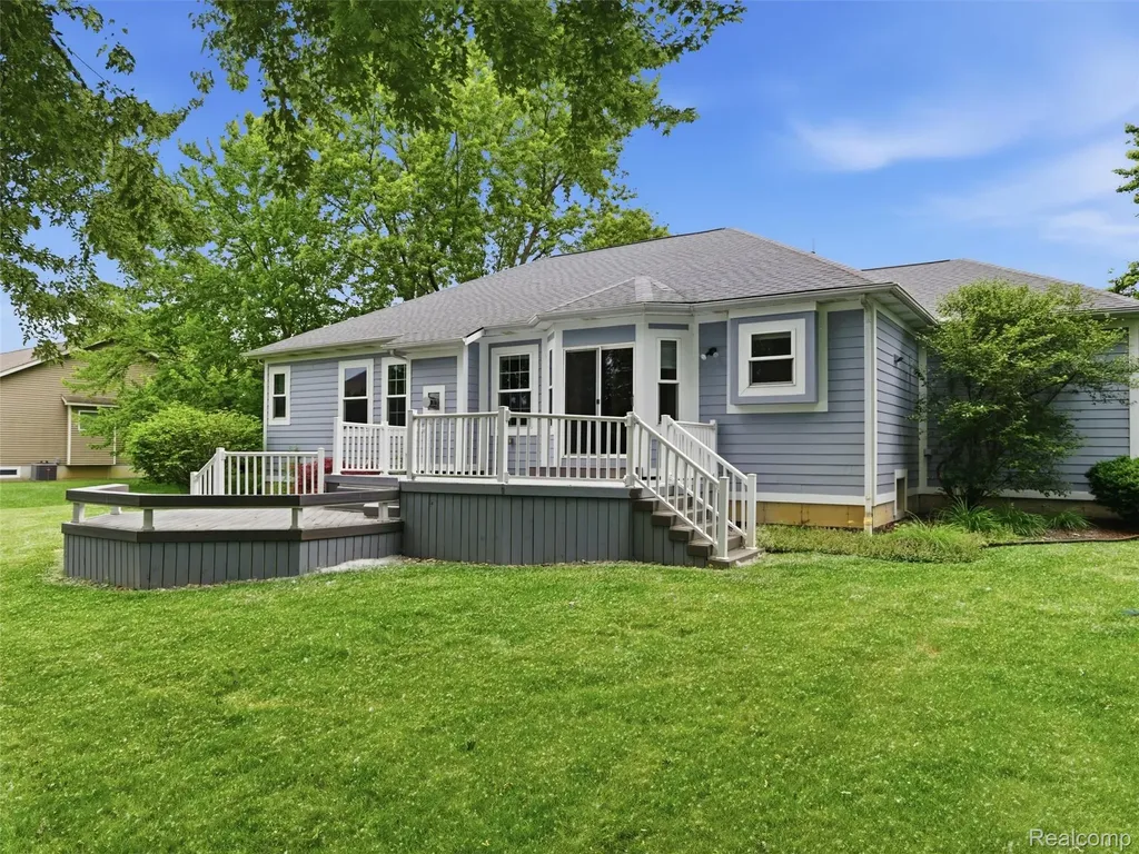 12311 Water Greens Court Fenton Charter Township MI 48430