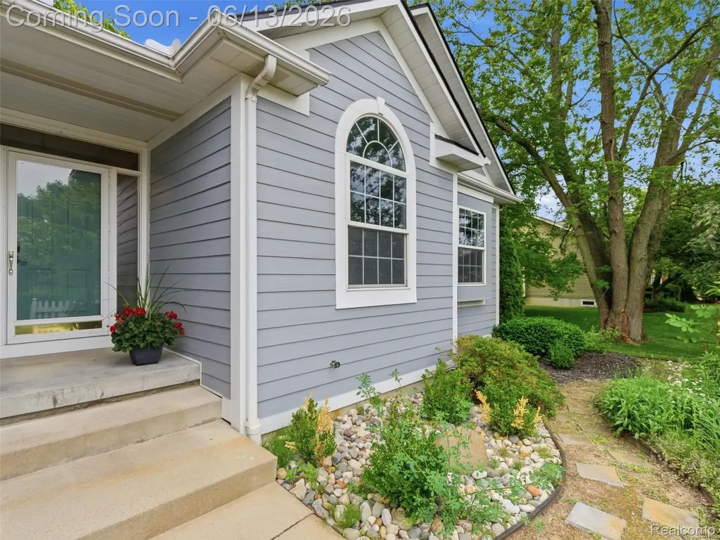 12311 Water Greens Court Fenton Charter Township MI 48430