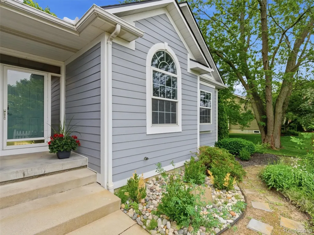 12311 Water Greens Court Fenton Charter Township MI 48430