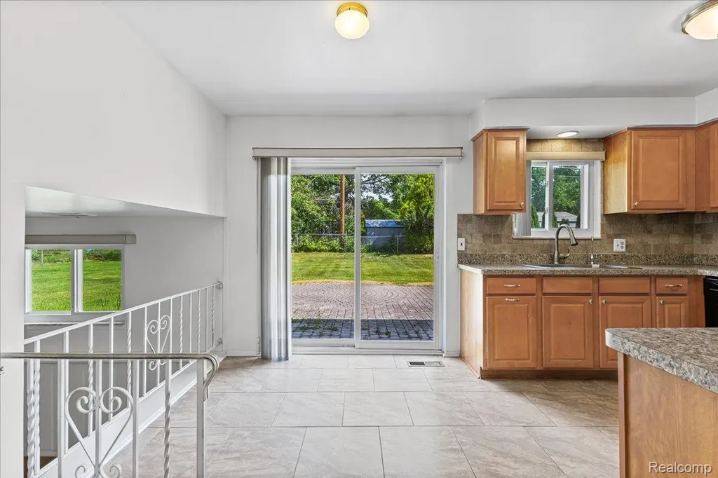 226 Ruppert Street Commerce Charter Township MI 48382