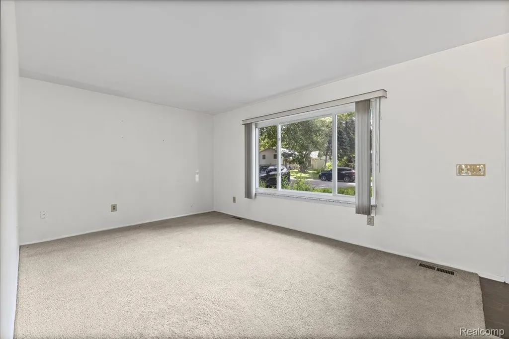 226 Ruppert Street Commerce Charter Township MI 48382