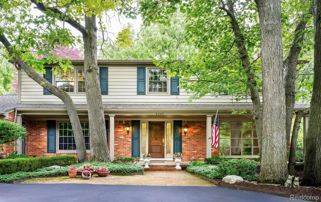 4269 N Willoway Estates Court Bloomfield Hills City MI 48302
