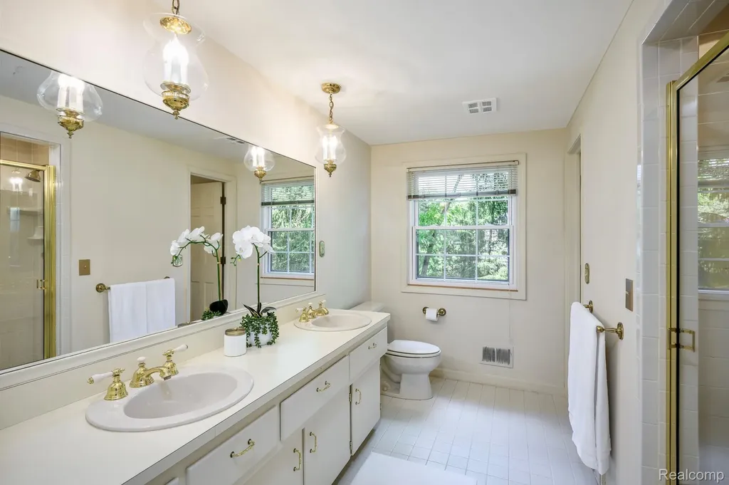 4269 N Willoway Estates Court Bloomfield Hills City MI 48302