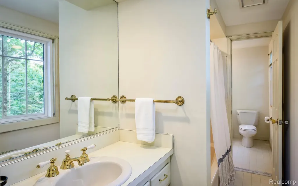 4269 N Willoway Estates Court Bloomfield Hills City MI 48302