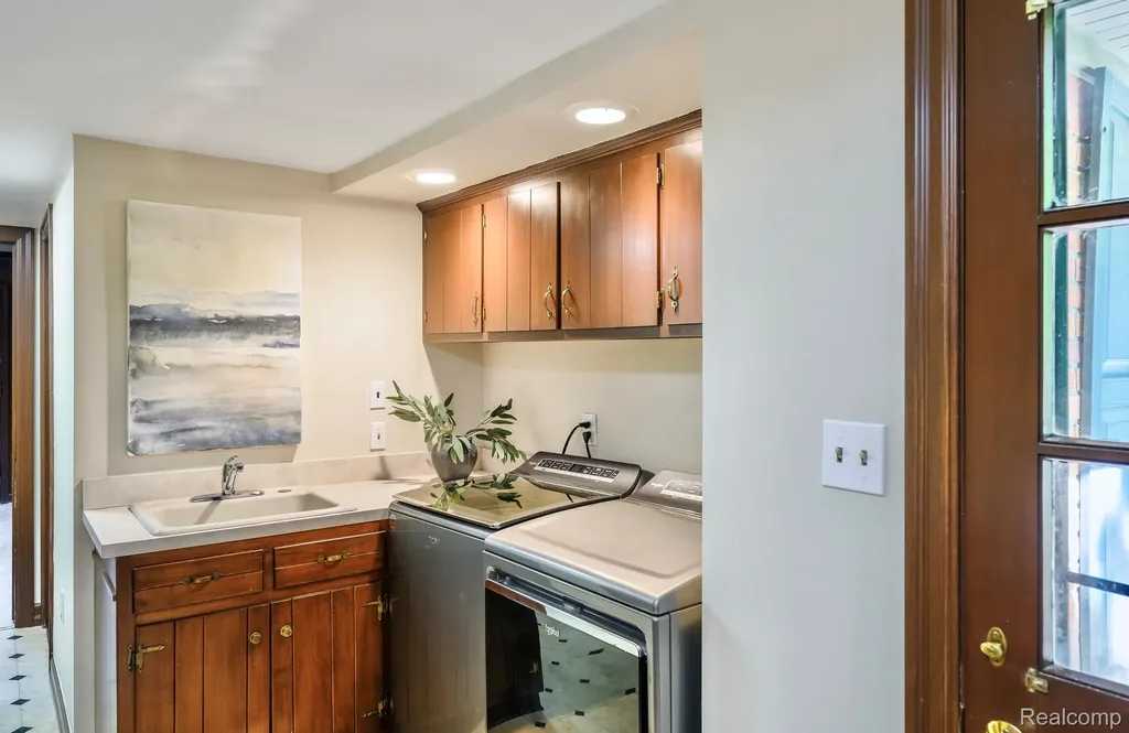4269 N Willoway Estates Court Bloomfield Hills City MI 48302