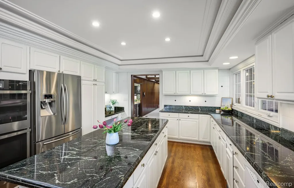 4269 N Willoway Estates Court Bloomfield Hills City MI 48302