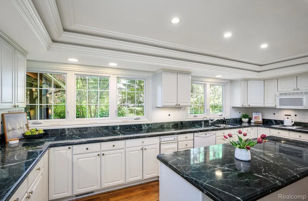 4269 N Willoway Estates Court Bloomfield Hills City MI 48302