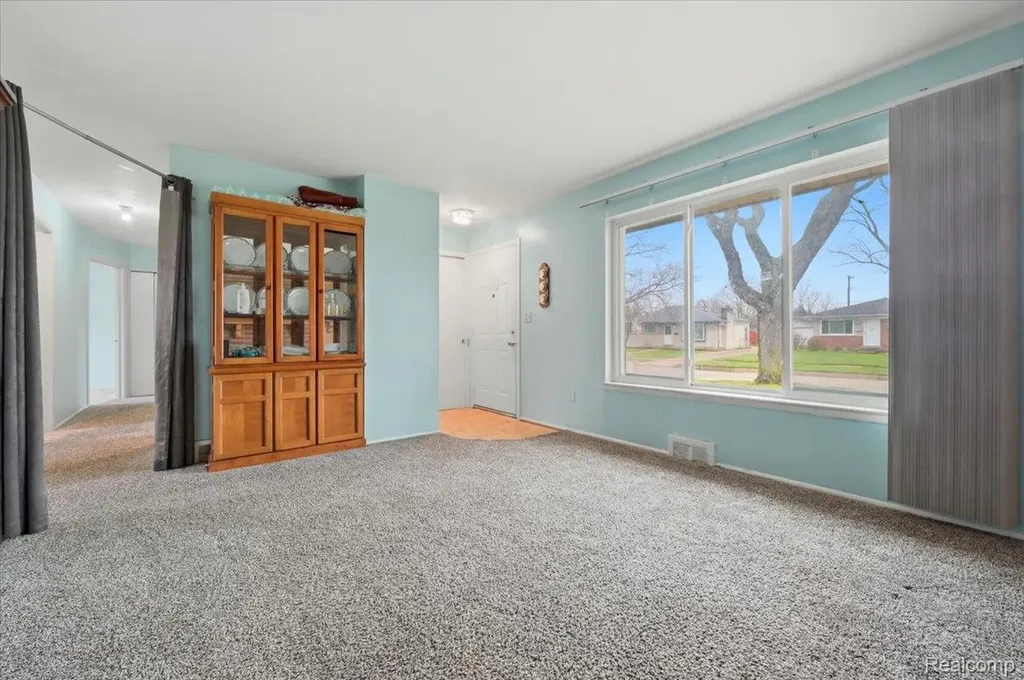 4759 Bernice Avenue Warren City MI 48091