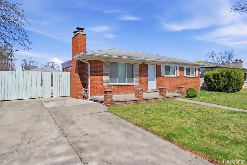 4759 Bernice Avenue Warren City MI 48091