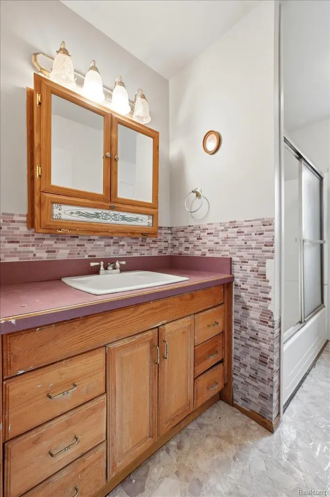 4759 Bernice Avenue Warren City MI 48091