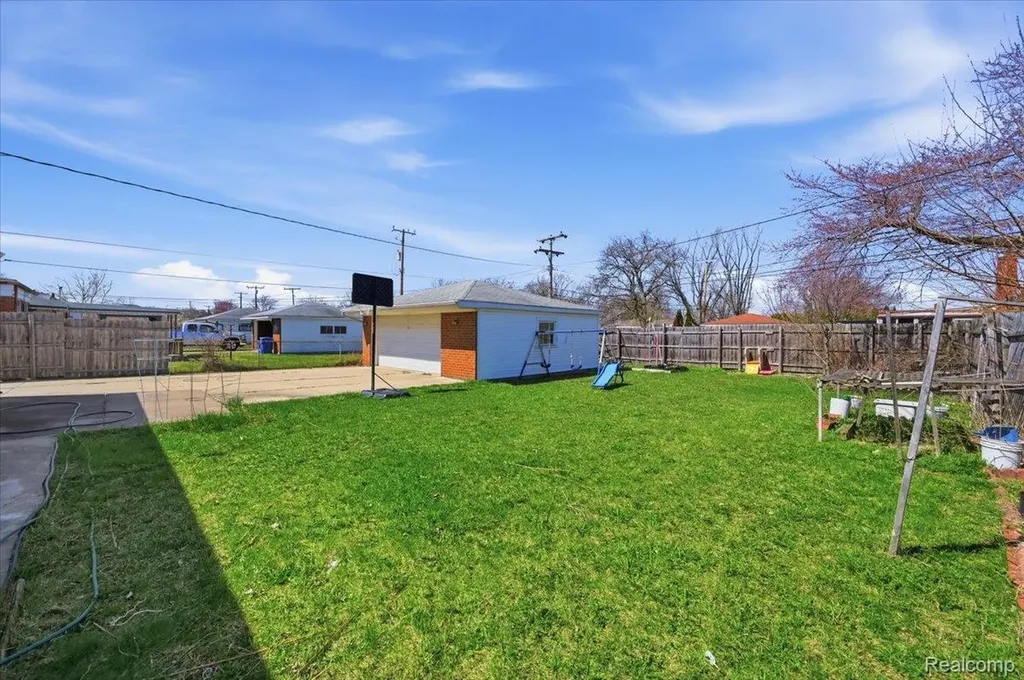 4759 Bernice Avenue Warren City MI 48091