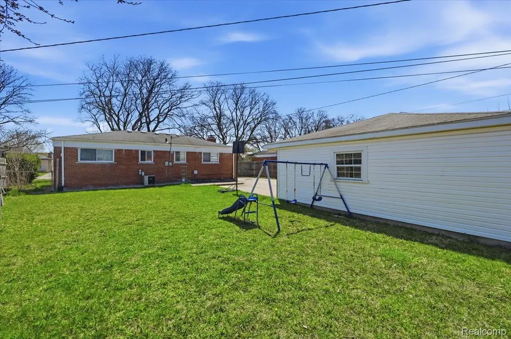 4759 Bernice Avenue Warren City MI 48091