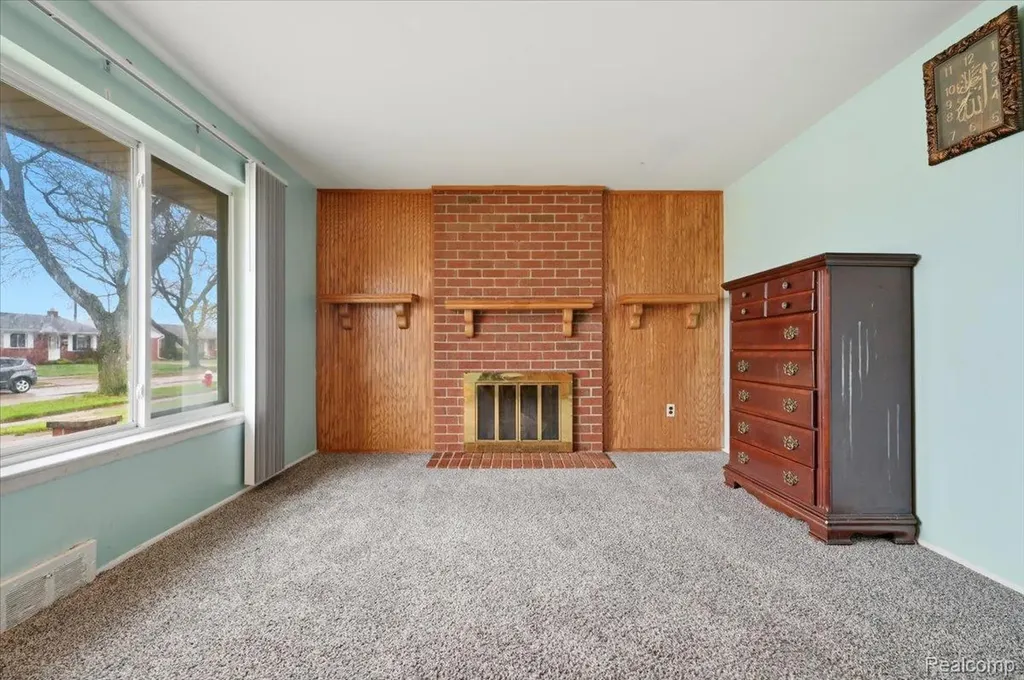 4759 Bernice Avenue Warren City MI 48091