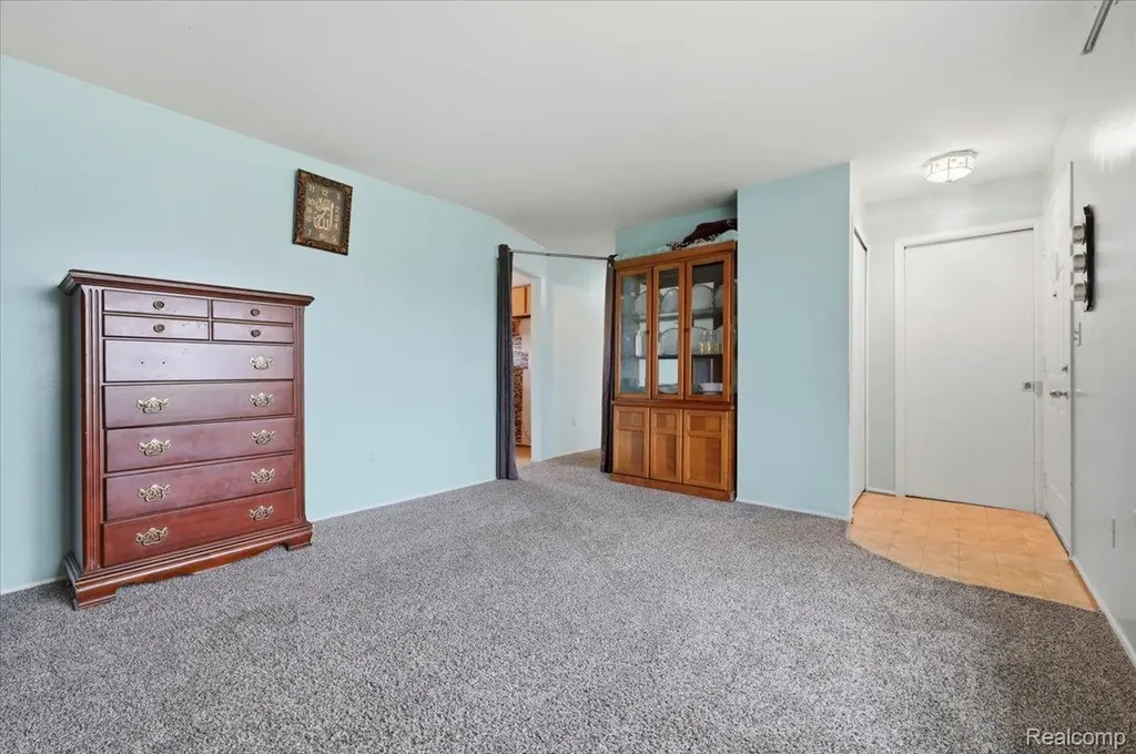 4759 Bernice Avenue Warren City MI 48091