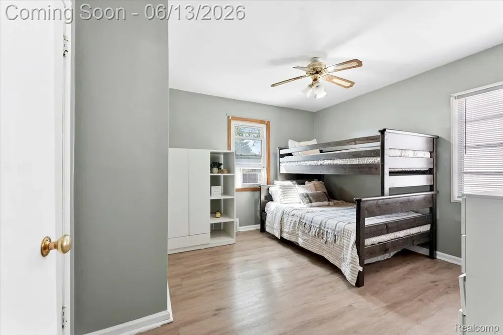 2960 Bailey Avenue Lincoln Park City MI 48146