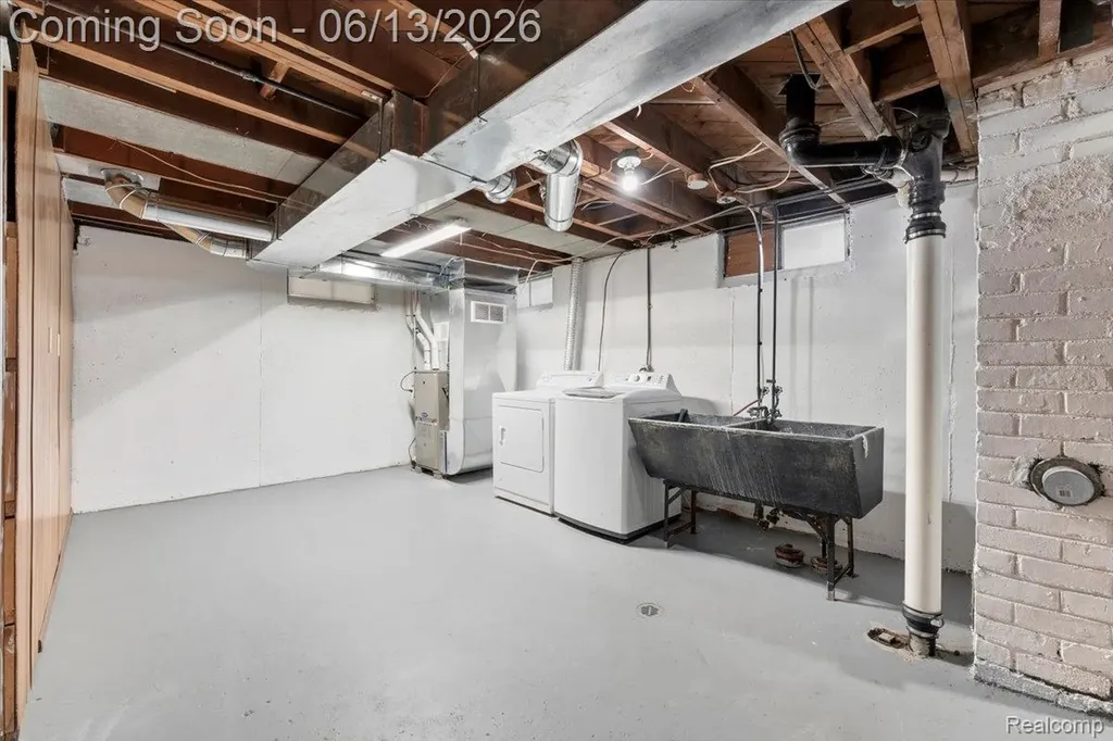 2960 Bailey Avenue Lincoln Park City MI 48146