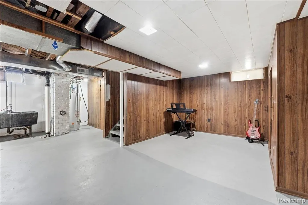 2960 Bailey Avenue Lincoln Park City MI 48146