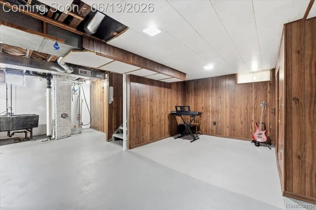 2960 Bailey Avenue Lincoln Park City MI 48146