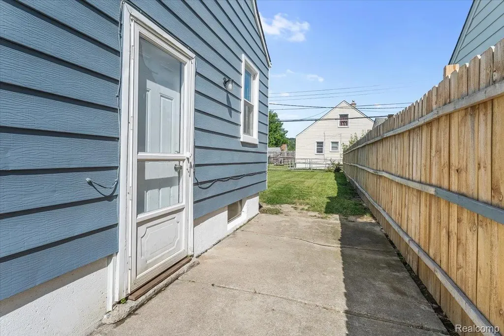 2960 Bailey Avenue Lincoln Park City MI 48146