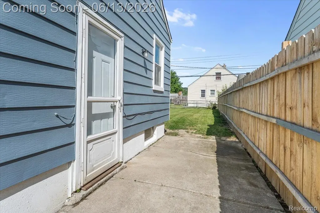 2960 Bailey Avenue Lincoln Park City MI 48146