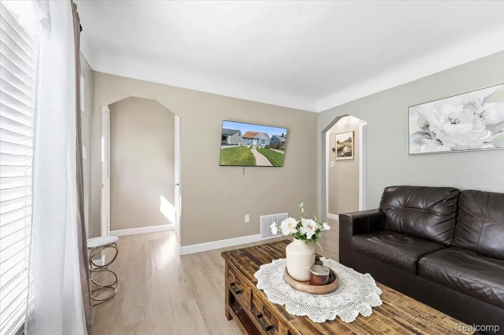 2960 Bailey Avenue Lincoln Park City MI 48146