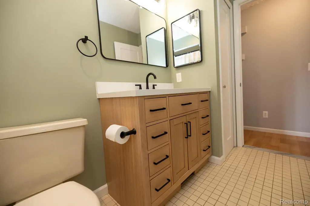 9185 Ashdown Avenue White Lake Charter Township MI 48386