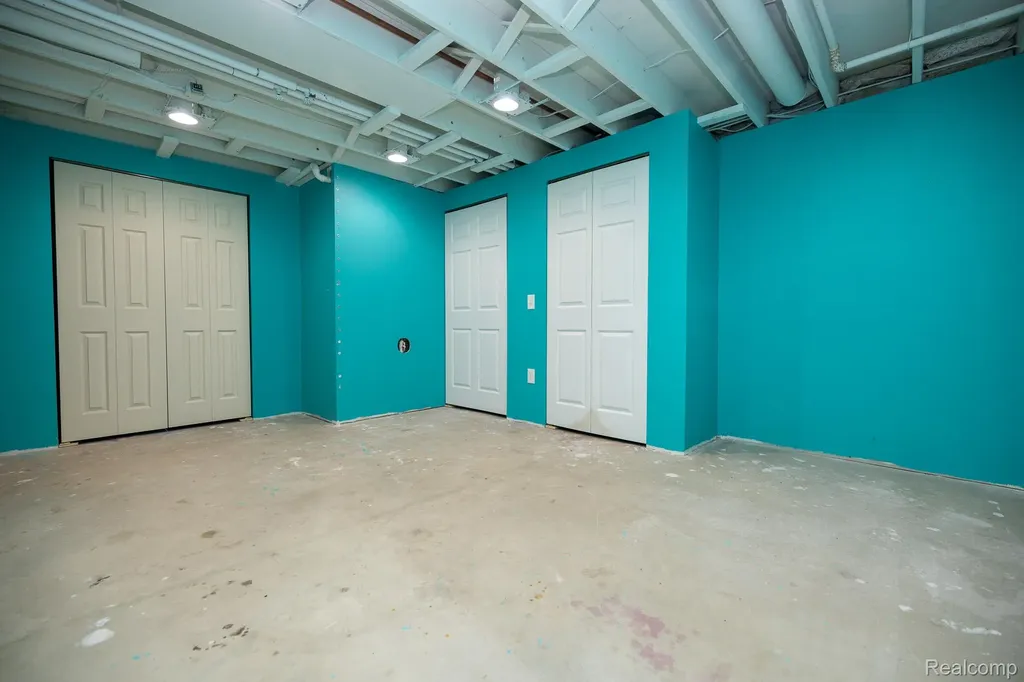 9185 Ashdown Avenue White Lake Charter Township MI 48386