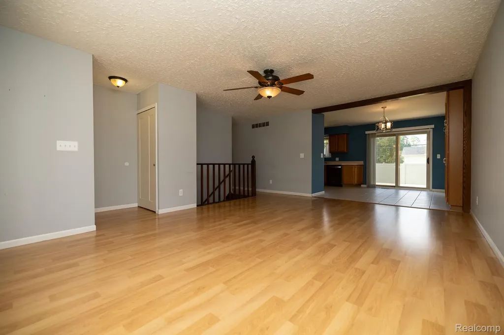 9185 Ashdown Avenue White Lake Charter Township MI 48386