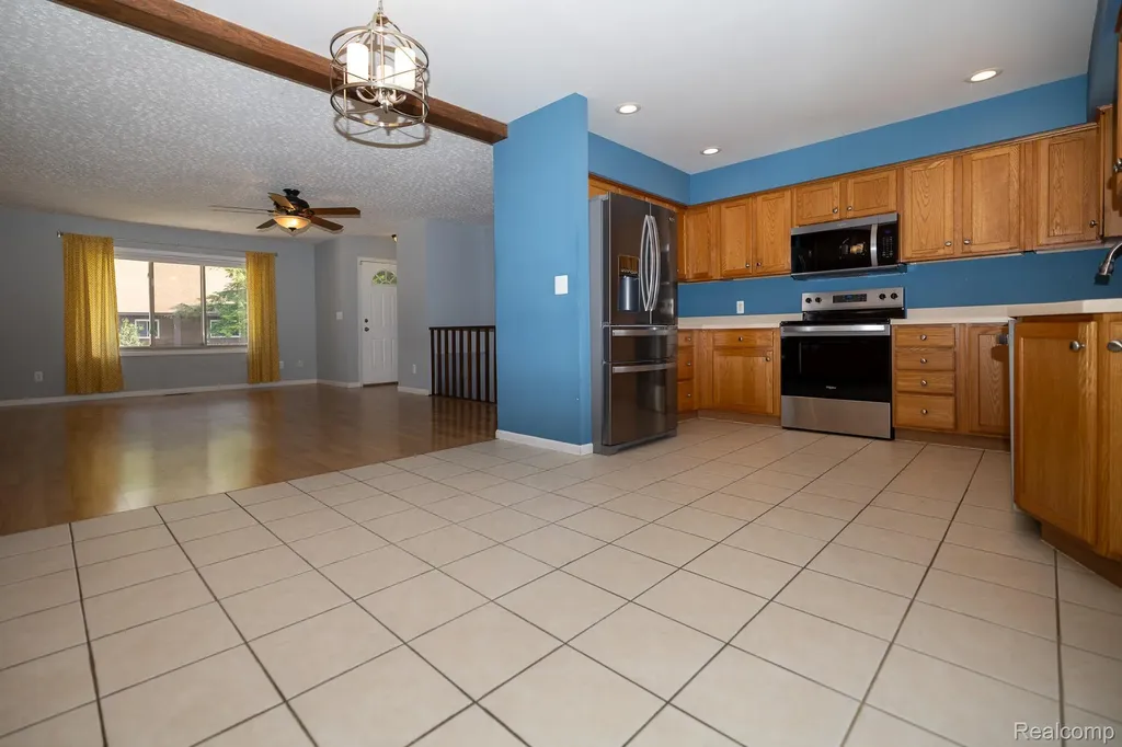 9185 Ashdown Avenue White Lake Charter Township MI 48386