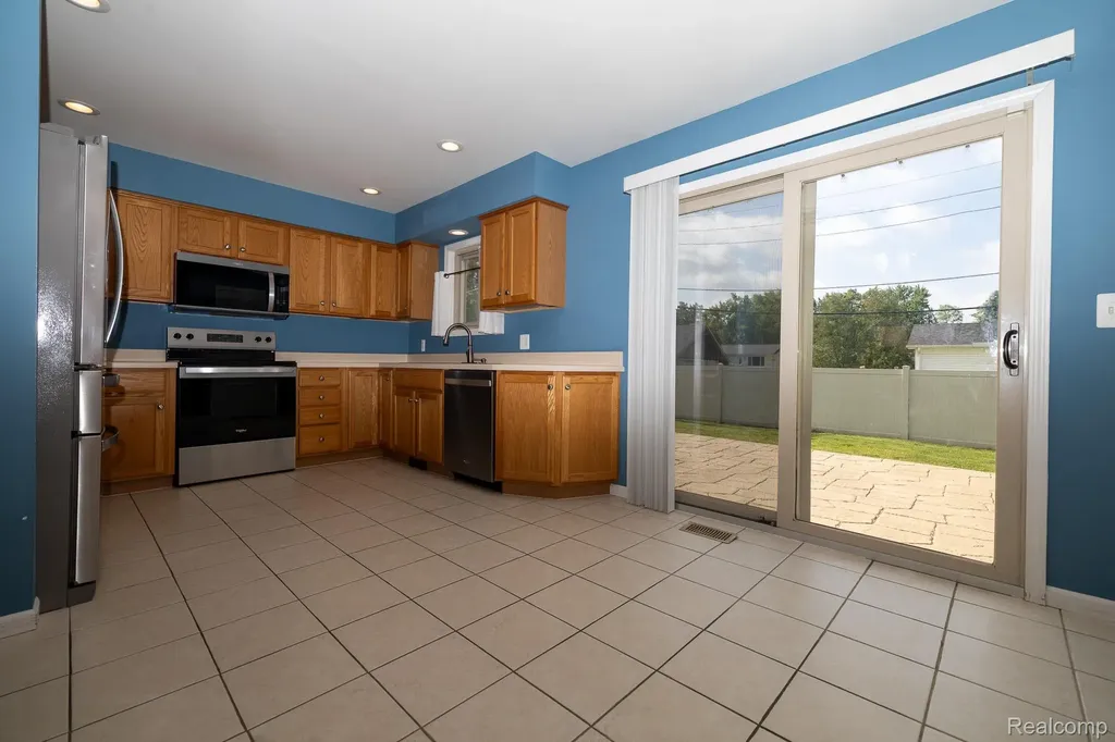 9185 Ashdown Avenue White Lake Charter Township MI 48386