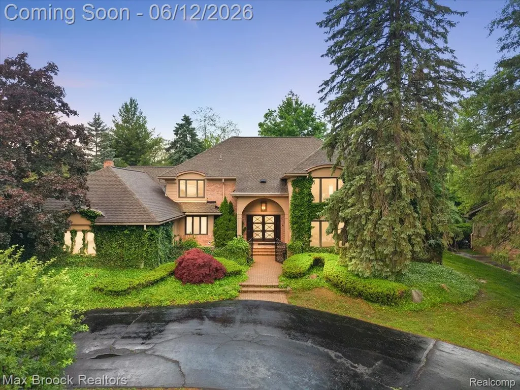 2999 Bloomfield Park Drive West Bloomfield Charter Township MI 48323