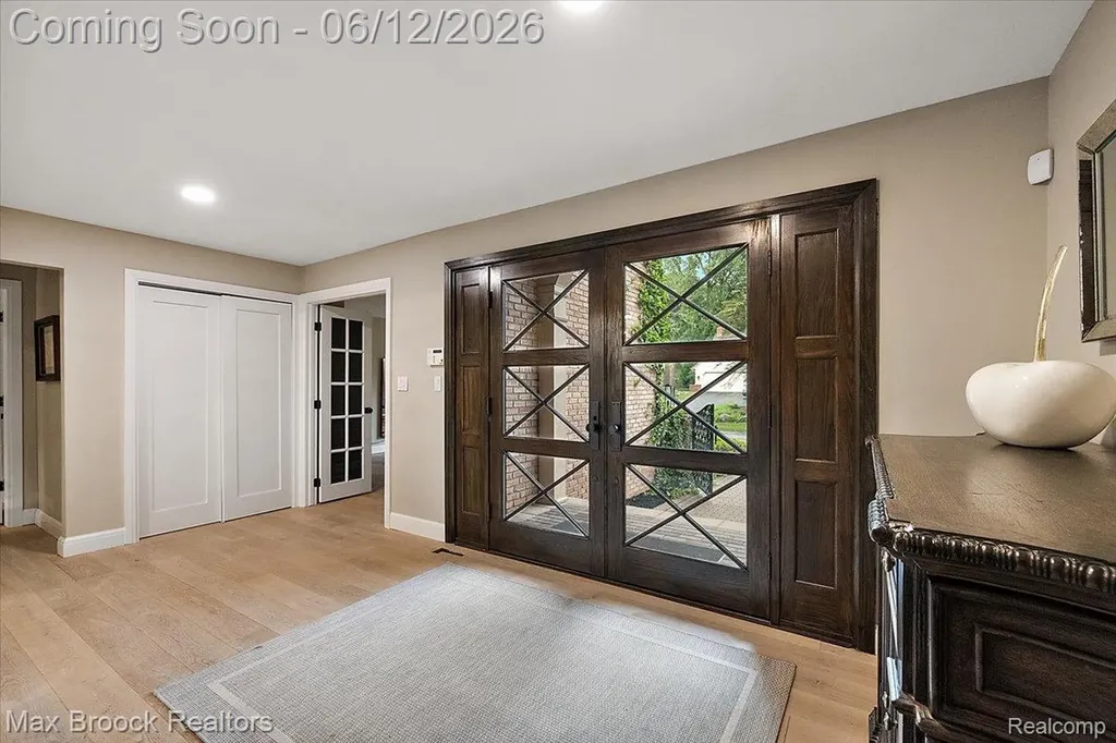 2999 Bloomfield Park Drive West Bloomfield Charter Township MI 48323