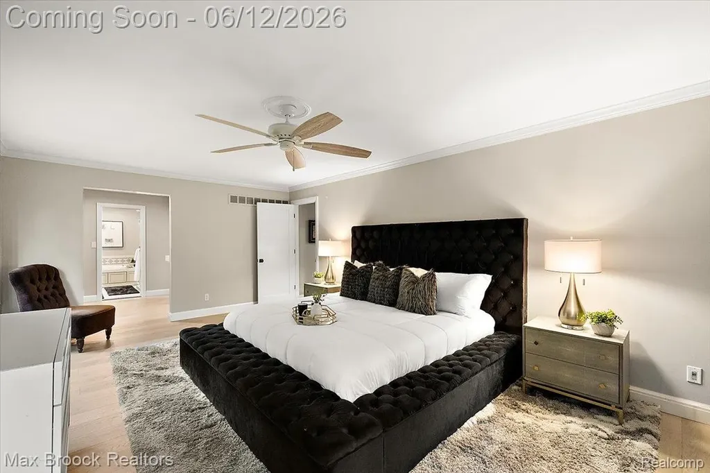 2999 Bloomfield Park Drive West Bloomfield Charter Township MI 48323