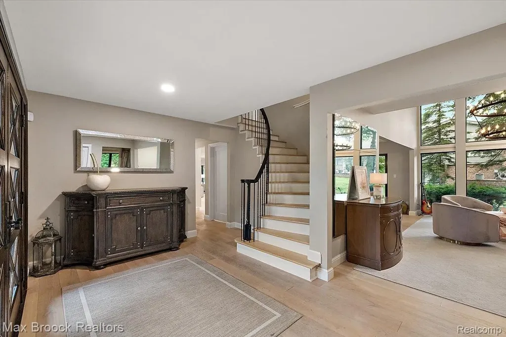2999 Bloomfield Park Drive West Bloomfield Charter Township MI 48323