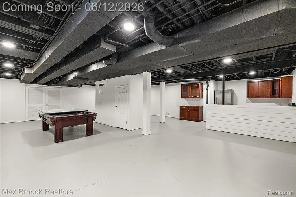 2999 Bloomfield Park Drive West Bloomfield Charter Township MI 48323