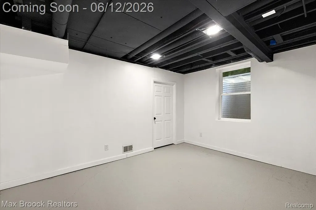 2999 Bloomfield Park Drive West Bloomfield Charter Township MI 48323