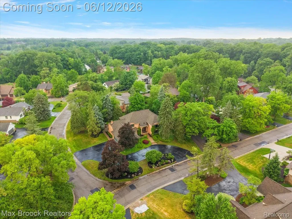 2999 Bloomfield Park Drive West Bloomfield Charter Township MI 48323