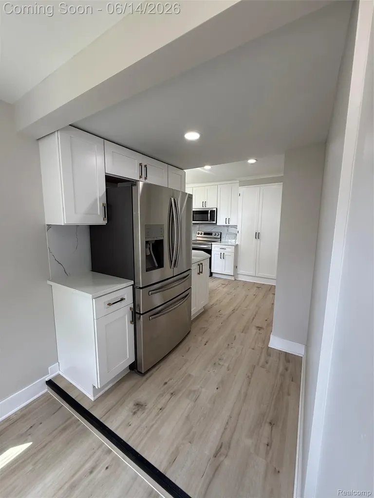 27390 Elmhurst Street Roseville City MI 48066
