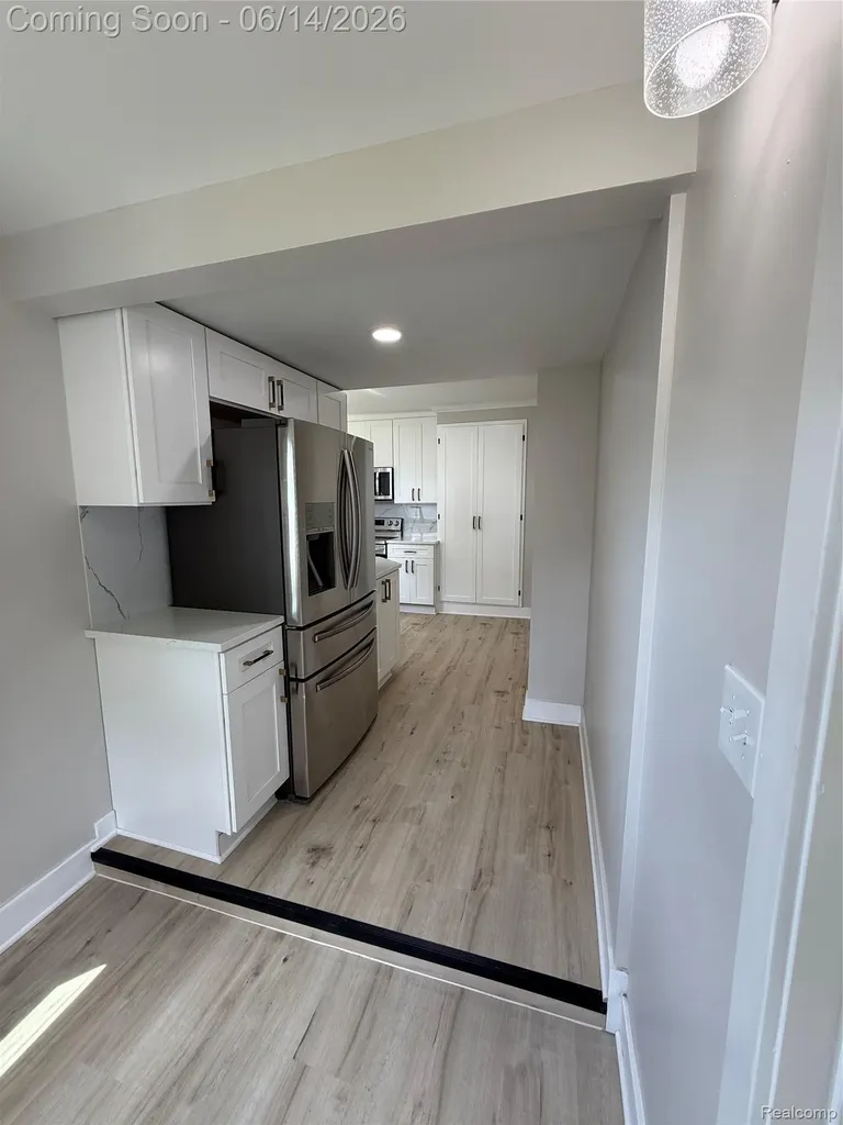 27390 Elmhurst Street Roseville City MI 48066