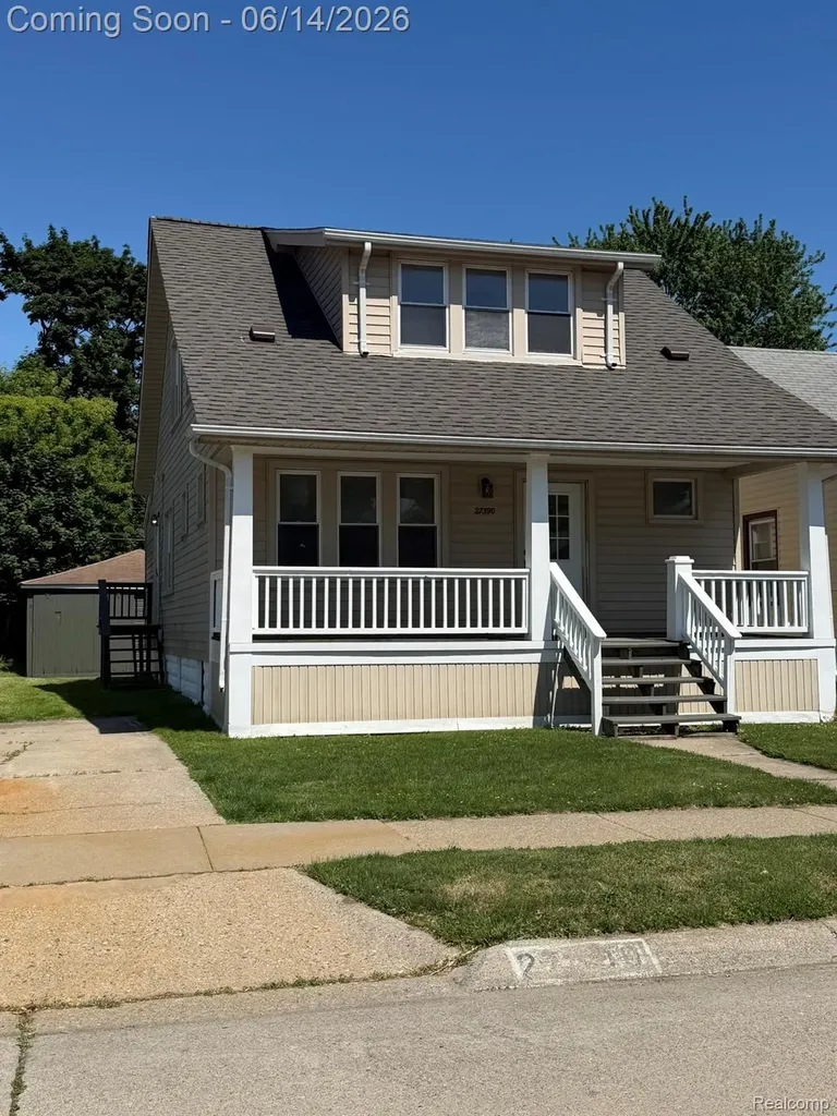 27390 Elmhurst Street Roseville City MI 48066