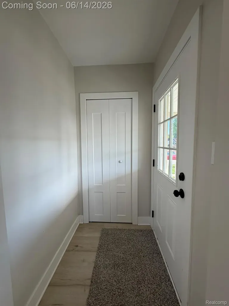 27390 Elmhurst Street Roseville City MI 48066