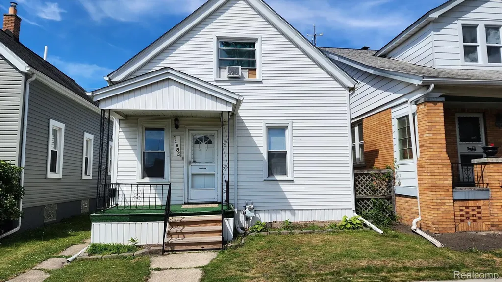 11685 Mitchell St Street Hamtramck City MI 48212