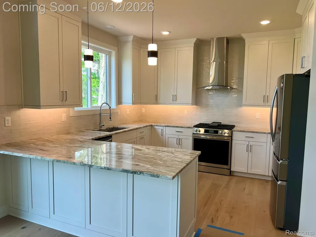 2934 W Walton Boulevard Waterford Charter Township MI 48329