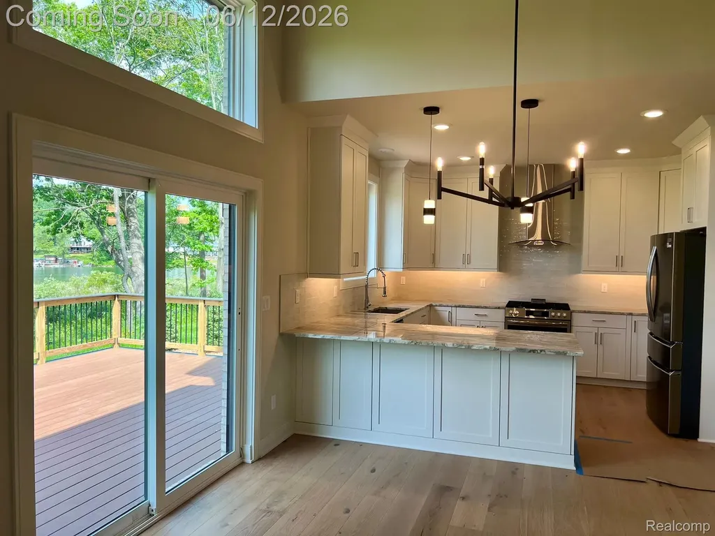 2934 W Walton Boulevard Waterford Charter Township MI 48329